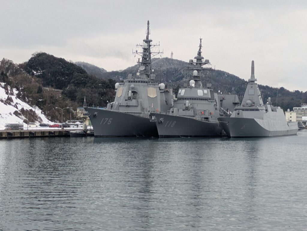 護衛艦みょうこうふゆづきあがの